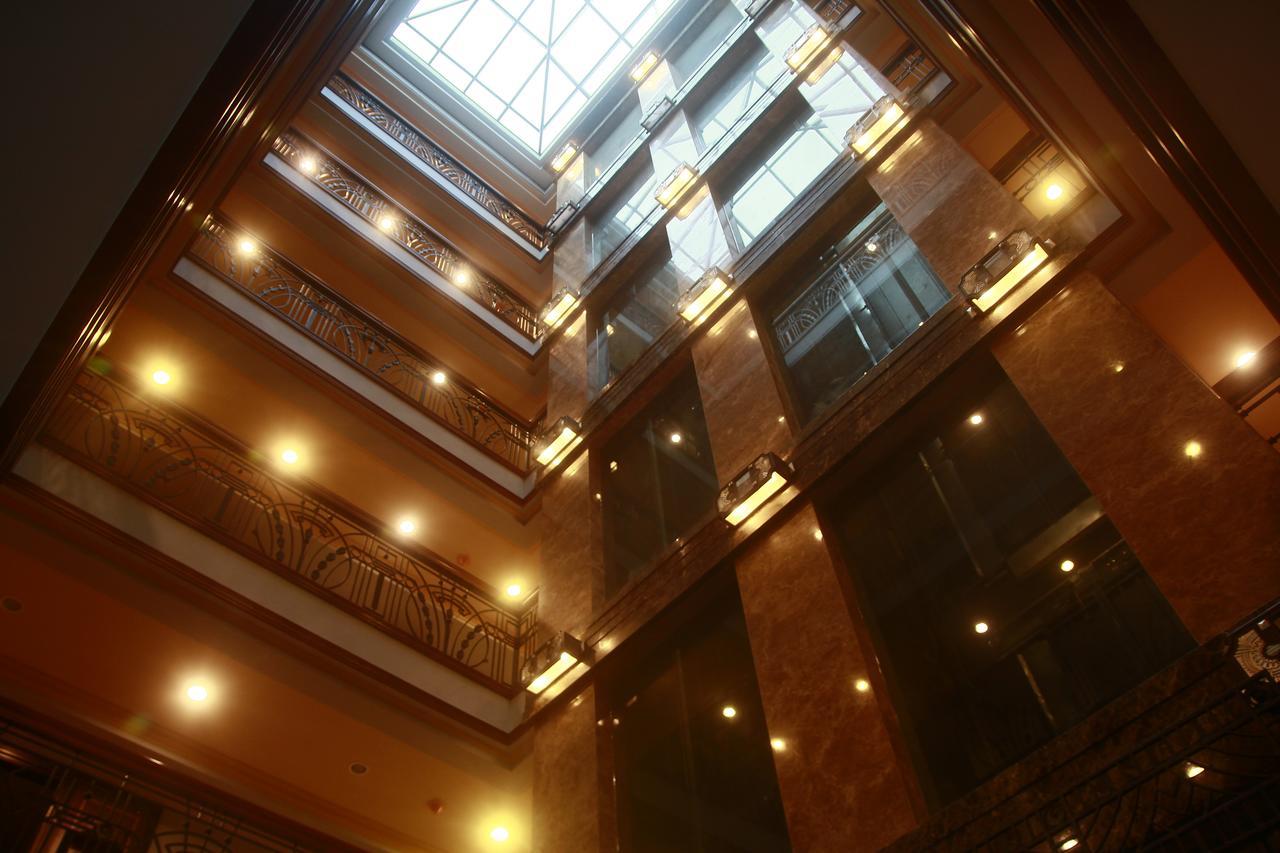 Herald Suites Polaris Manila Exterior photo